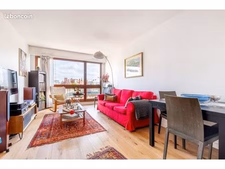 t3 meublé lumineux avec double balcon et double box – boulogne-billancourt