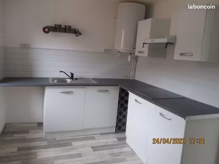 t2 1° étage avec garage