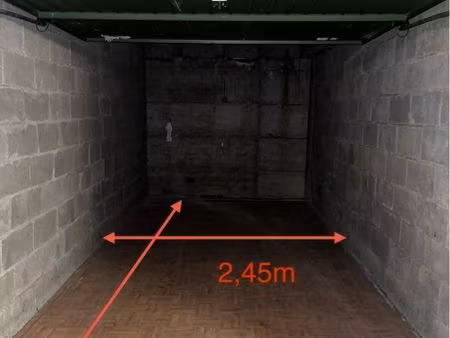 garage fermé en sous-sol