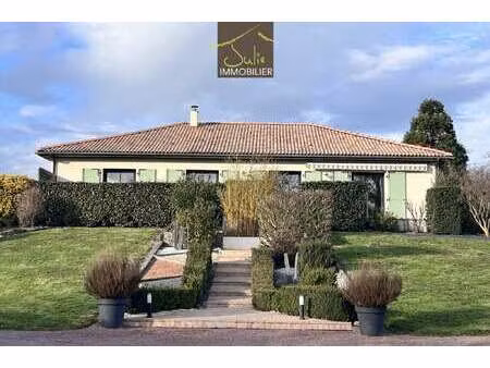 vente maison à bressuire (79300) : à vendre / 211m² bressuire