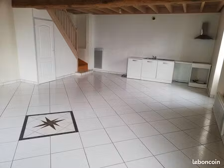 maison de bourg à louer (3 chambres)