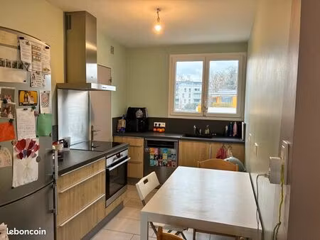 f4 entièrement rénové rue fontaine écu