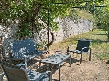 lumineux t2 avec jardin à cabessut