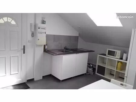 2 pièces meublé proche place de la liberté libre de suite