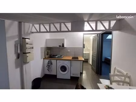 grand 2 pièces meublé proche de la gare de toulon libre de suite