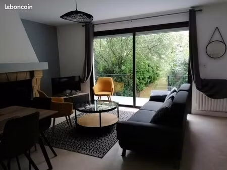 proche commodités maison meublée