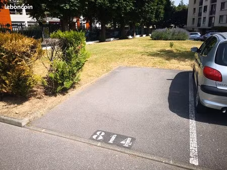 place de parking extérieure sécurisée – résidence paul bert  maisons-alfort