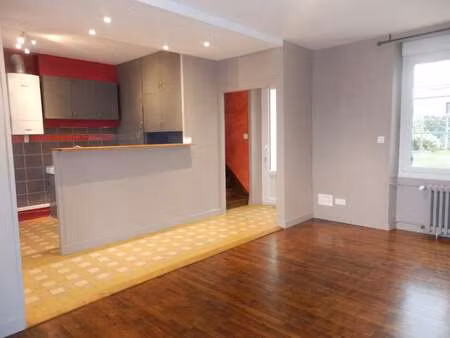 location maison à dinan (22100) : à louer / 88m² dinan