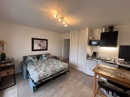 location appartement 1 pièce 25 m² à bezannes (51430)