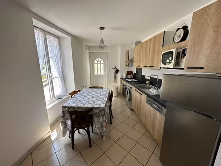 appartement t3 meublé à entraygues sur truyere