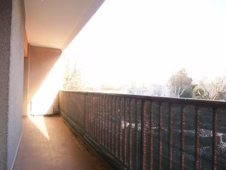 13010 marseille saint tronc grand type 3 avec balcon