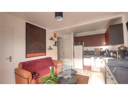 mellinet - charmant type 2 avec stationnement !