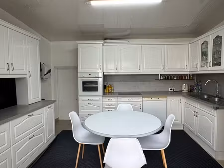 jolie maison: 4 chambres  jardin & garage