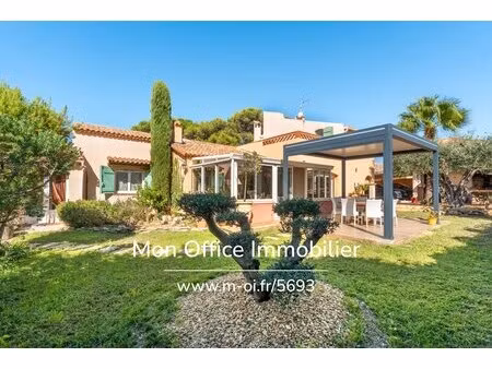 référence : 6231-pba - villa de 180m2 avec 700m2 de terrain en centre ville  proche de la 