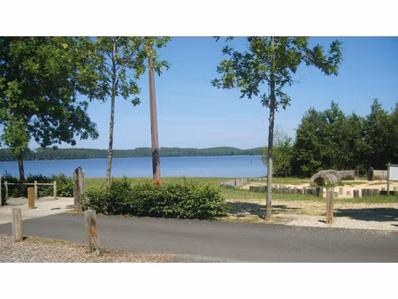 a saisir terrain de 636 00 m² viabilise à aureilhan (40)