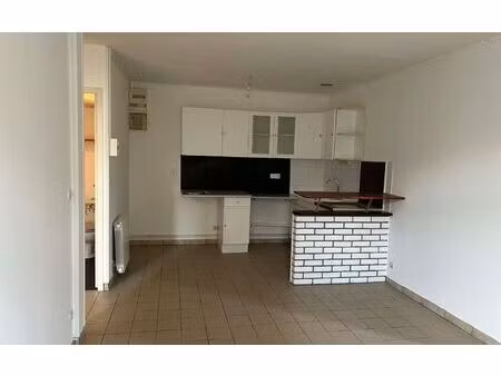 location appartement  64.66 m² t-3 à laon  595 €