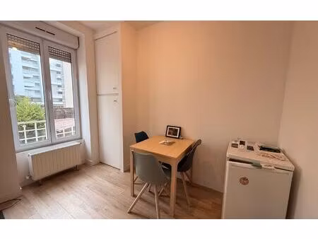 location appartement  30.74 m² t-2 à lyon 7  734 €