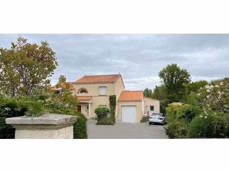 vente maison à la chevrolière (44118) : à vendre / 254m² la chevrolière