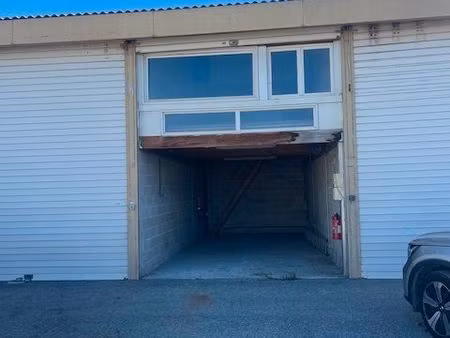 a vendre garage a bateau/logement