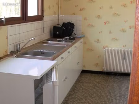 f1 37m2 tbe remis à neuf resid avec asc à 3mn à pied iut charlemagne nancy