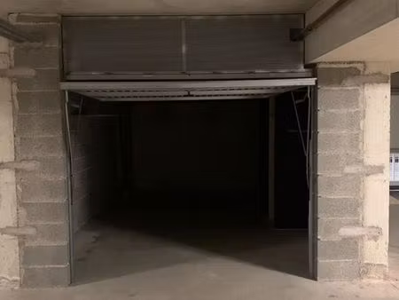location garage sur bastia 17m2 avec électricité