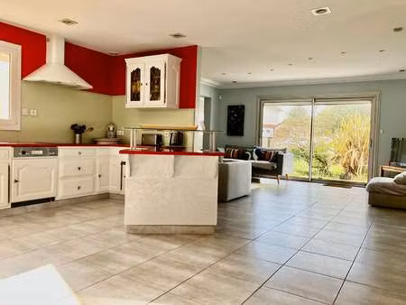 vente maison aux sables-d'olonne (85100) : à vendre / 160m² les sables-d'olonne