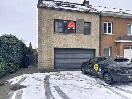 maison familiale prête à emménager avec garage intégré dans…
