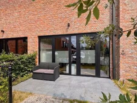 instapklare rijwoning in vernieuwde site van het feestpal...