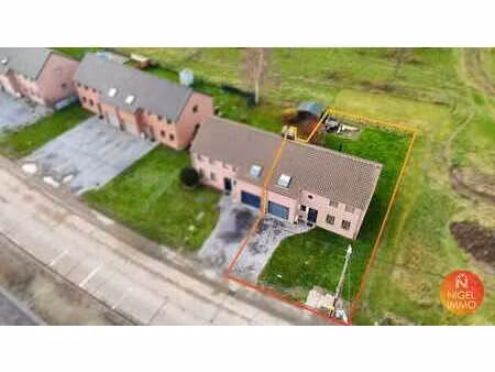 3 façades (2007)  3 chambres  garage  jardin  peb : d