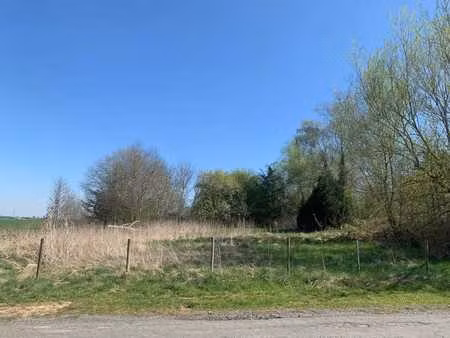 terrain à bâtir en bordure de champs