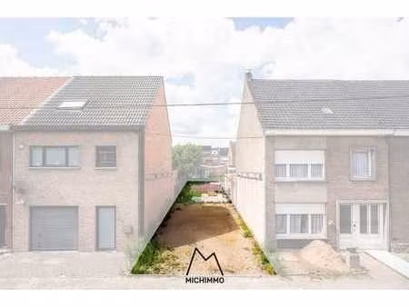 bouwgrond van 210 m² voor gesloten bebouwing!