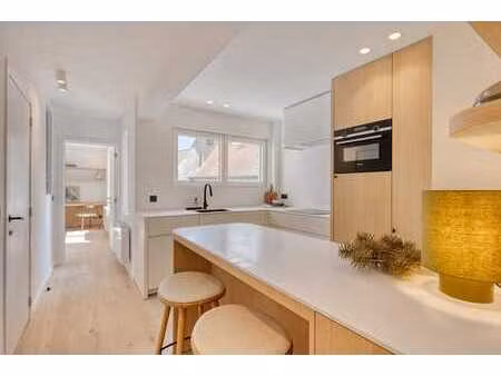 hoogwaardig gerenoveerd appartement met 3 volwaardig slaa...