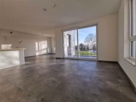 appartement 3 chambres avec terrasse  parking et cave