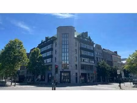 bureau prêt à l'emploi à louer près de l'eilandje à anvers