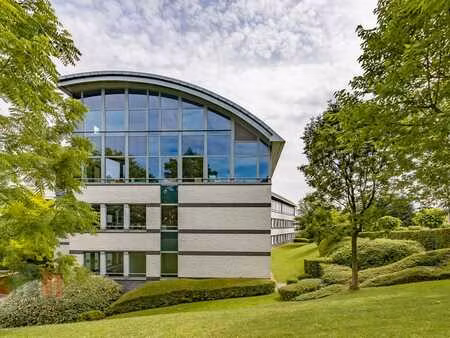 bureau de 625 m² situé à 2 minutes du ring (r0) à jette