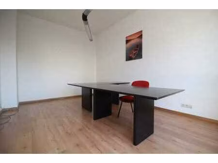 vanderkindere / bureau à louer de 20m²