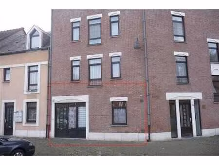 local à usage professionnel 500 € + 20 € provision d'eau