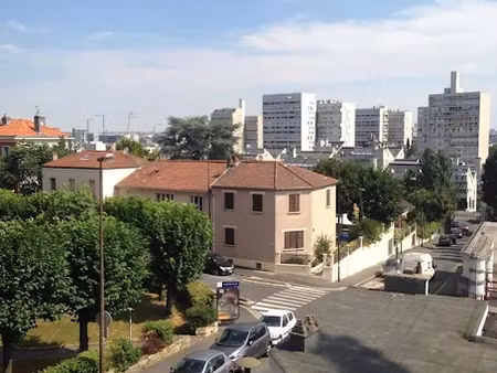 location appartement 2 pièces 45 m² à ivry-sur-seine (94200)  1 166 €