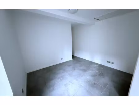 location appartement  m² t-3 à la fère  410 €