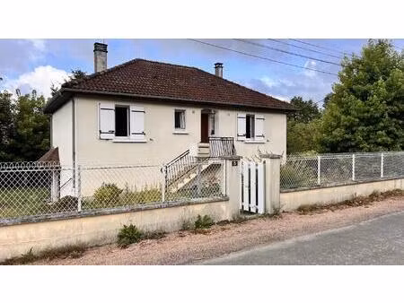 maison élevée sur sous-sol complet