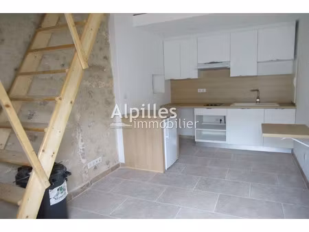 location maison 1 pièce 22 m² à mouriès (13890)  412 €