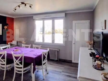 vente maison à montsûrs-saint-céneré (53150) : à vendre / 63m² montsûrs-saint-céneré