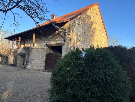 cote chalonnaise dans un petit hameau rempli de charme - grand calme - magnifique maison..