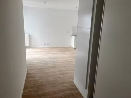 location appartement 2 pièces 41 m² à bobigny (93000)