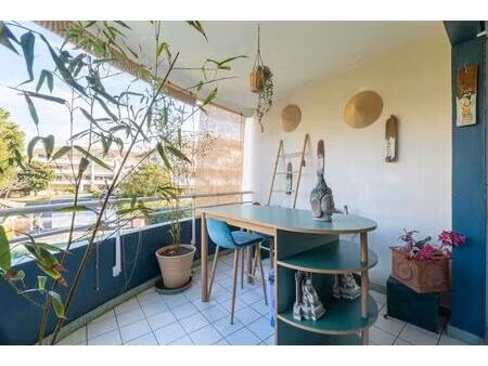 t1 bis  avec terrasse et cave  au golf du phare