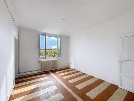 appartement lumineux au 2ème et dernier étage proche centre-ville & zone des clairions pot