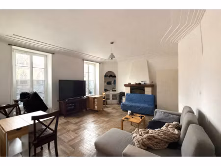 appartement t2 en hyper centre d'évron