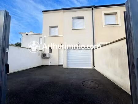 maison de ville moderne à louer à combs-la-ville