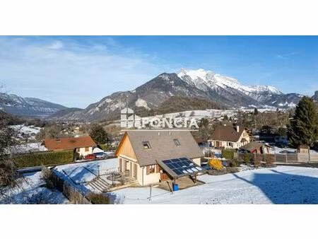 grande maison familiale de 165m2 habitable  avec un sous-sol complet et un jardin de 1253 