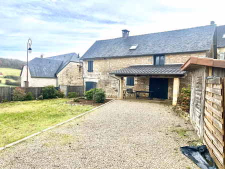 maison de village en pierre au coeur de gignac 46